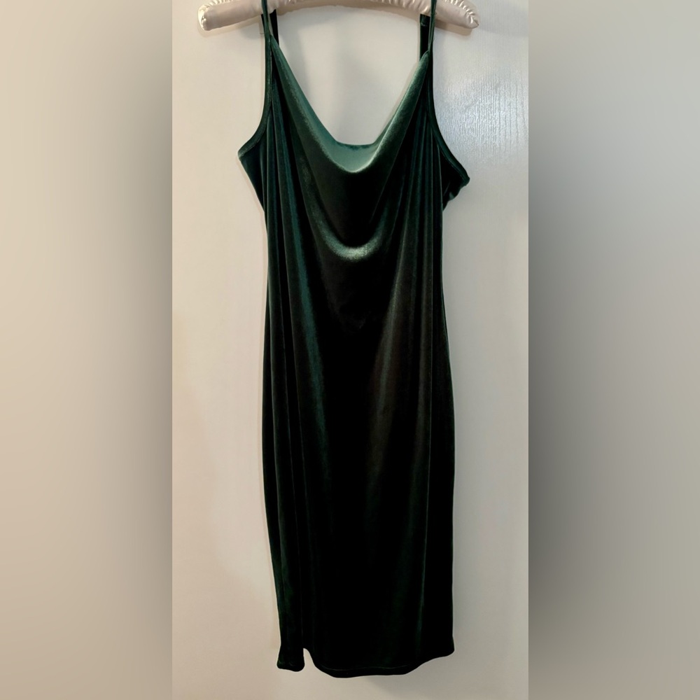 Love x Design “Velvet” Slip Dress in Holiday Green Women’s Size XL